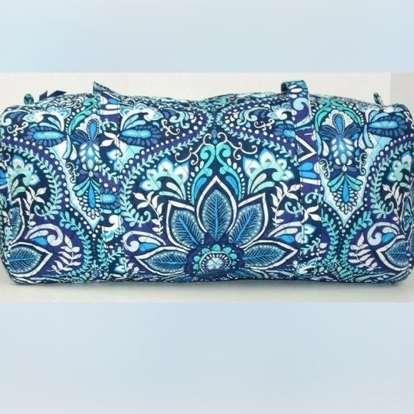 ‼️holiday sale-FIRM‼️ NWT Vera bradley large duffel bag blue island medallion - Picture 4 of 11
